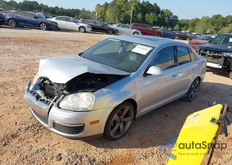 2008 Volkswagen Jetta Se/Sel z USA, uszkodzony, nr VIN 3VWRM71K18M106287